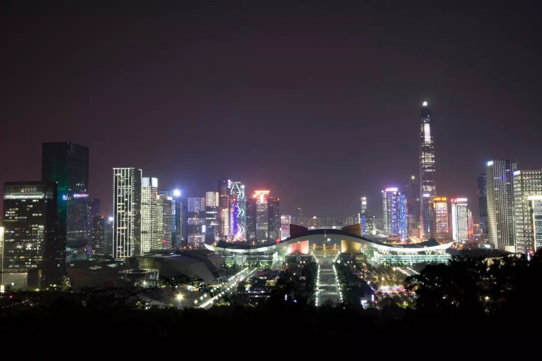 天河vs福田夜景直播视频，谁才是深夜流量的王者？看完这篇再站队